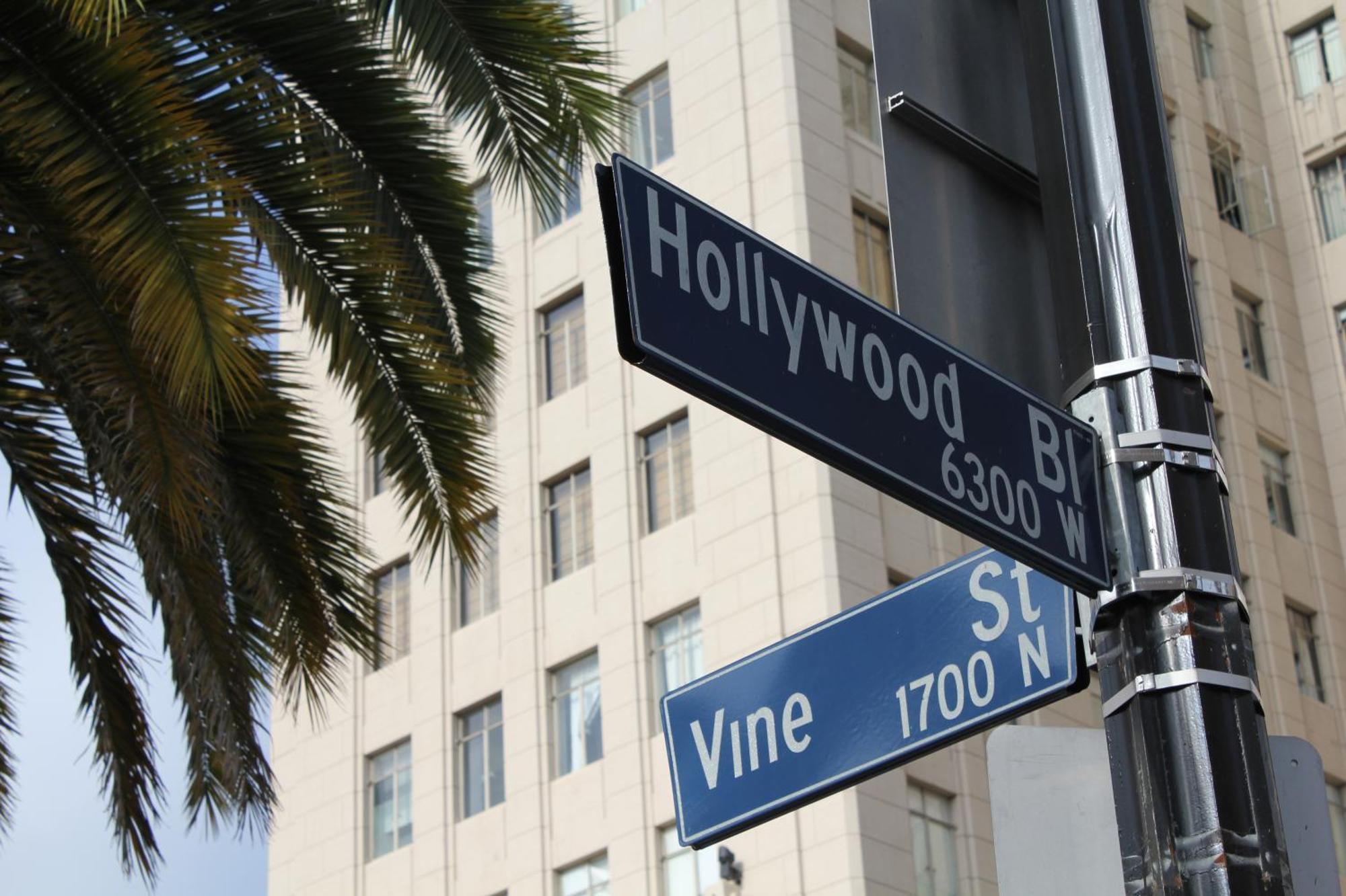Hollywood House With Parking - Walk To Attractions Hébergement de vacances