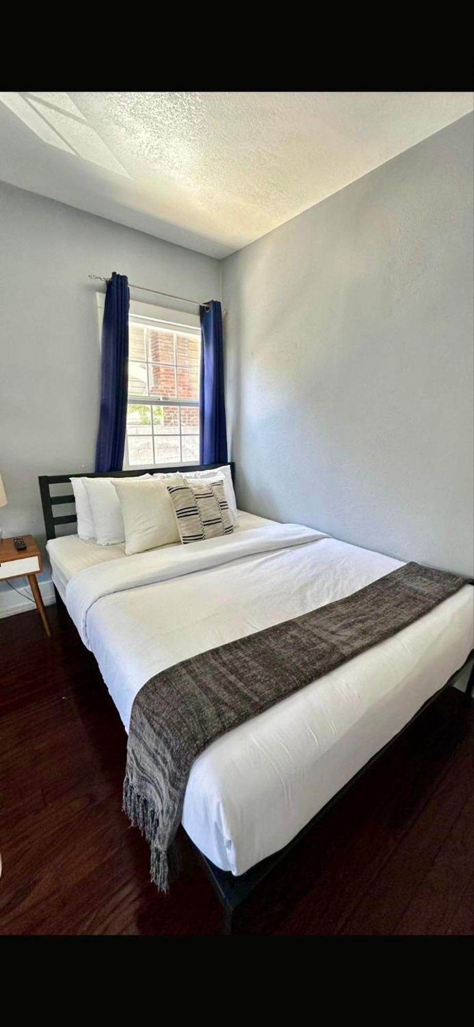 Hollywood House With Parking - Walk To Attractions Hébergement de vacances Los Angeles